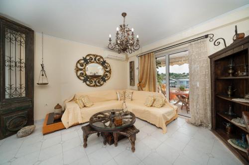 Markopoulon Apartamento | Vintage Place Near ATH Airport