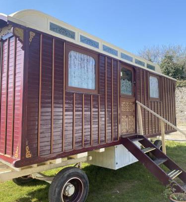 Turnchapel Casa | Vintage Showman's Wagon For Two Close to Beach