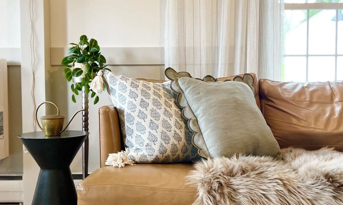 State College Casa | VINTAGE VIBES - HOT TUB - KING BED - COTTAGE ABODE