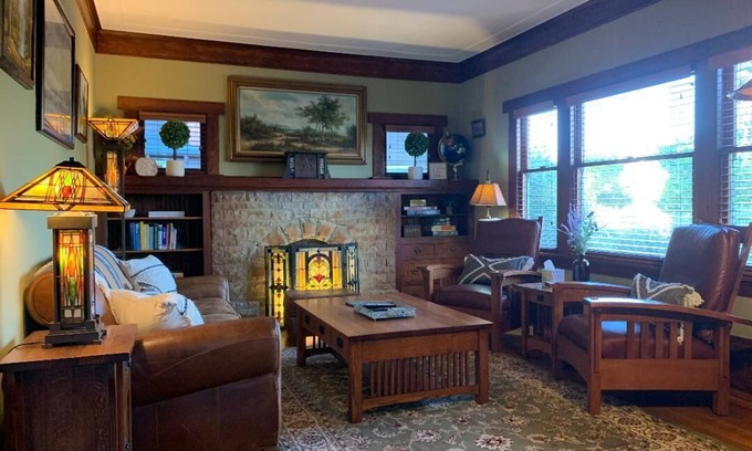 Alameda Casa | Vintage Vibes & Pickleball Fun - 1910 Fernside Craftsman near Pickleball Court!