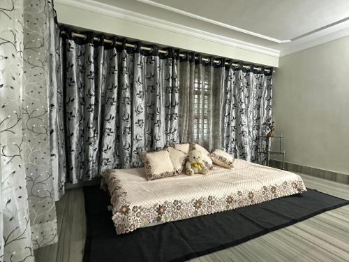 Sualkuchi Casa | Vintage Villa