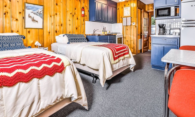 Presque Isle Casa | Vintage waterfront suite on South Turtle Lake with on-site dock & rowboats