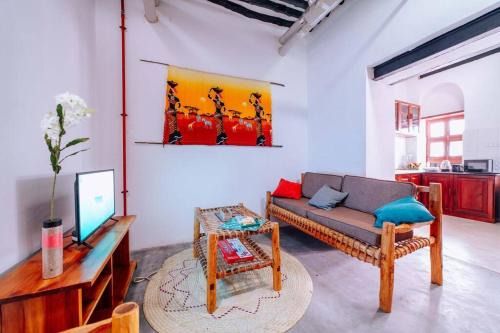 Stone Town Apartamento | Violeth's Charm at Train's House