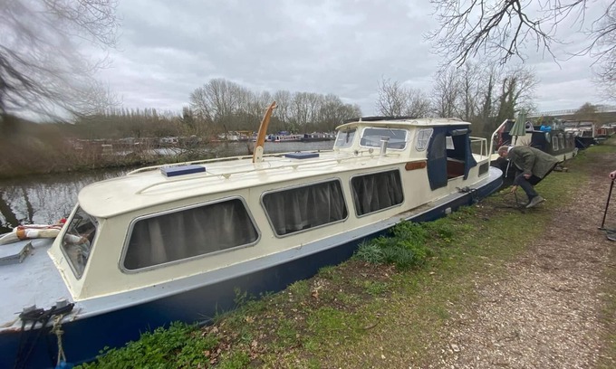 Woking Alquiler De Eote | Vios. Historic Dutch Barge. River Ŵey. Surrey. UK