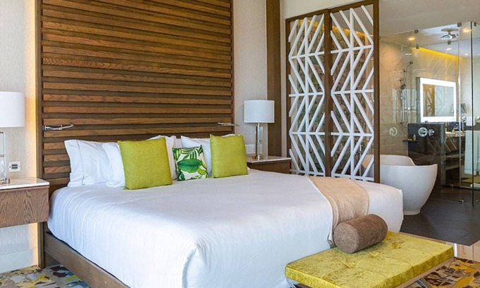 Punta Sam Complejo | VIP Member Acces✩💎3BR Paradise Loft✨Split-Level Luxury✈️Near Airport & Downtown