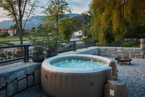 Vipava Apartamento | Vipava River Retreat - Happy Rentals