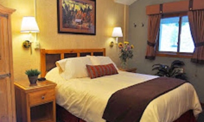 Olympic Valley Complejo | Visit and enjoy the Magical Tahoe Palisades, California Olympic Village Inn.