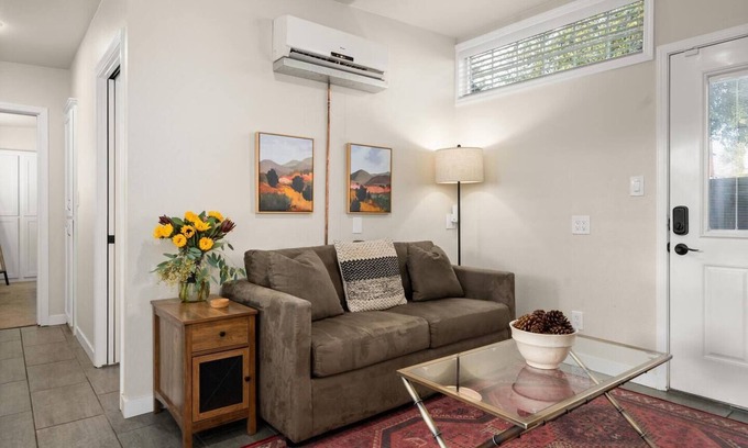 Chico Casa | Visit our bright, spacious and clean centrally located one bedroom!