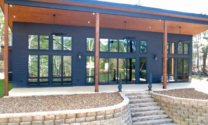 Mentone Casa | Visit this retreat where luxury meets timeless natural beauty!