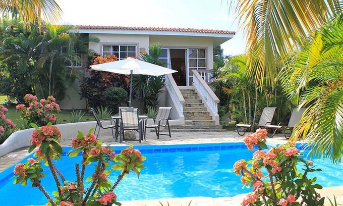 Urbanizacion Tavarez Villa | Visitor-friendly 2BD villa, pool, near beach, clubs, restaurants, shops, bars!