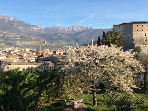 Rovereto Cama Y Desayuno | Vista Castello