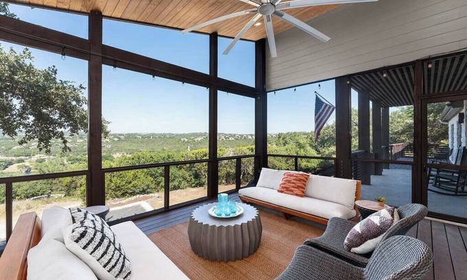 Apache Shores Casa | Vista Grande - Scenic Lake Austin Retreat
