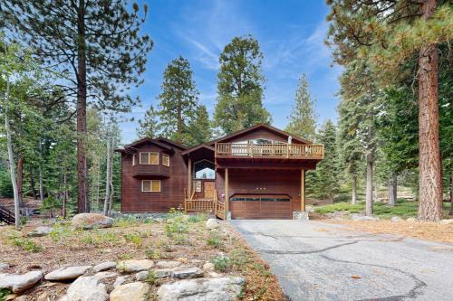 Tahoe Vista Casa | Vista Pines Retreat