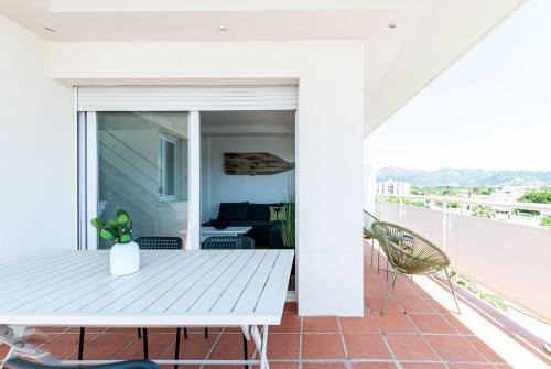 Santa Margarida Apartamento | Vista Roses Mar - Apartamento con piscina II