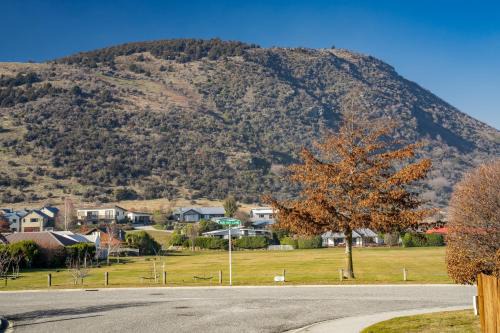 Wanaka Casa | Vista Vale - Wanaka Holiday Home