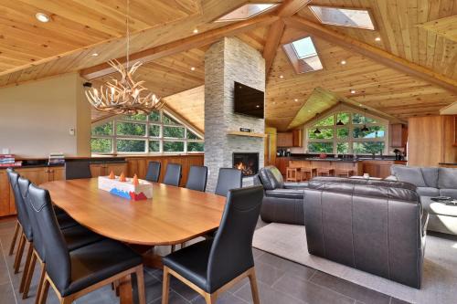 Central Vermont- Killington Casa | Vistas 92 - 4-Bedroom Luxury Ski On Ski Off Home with Hot Tub, Views, Amenity Center