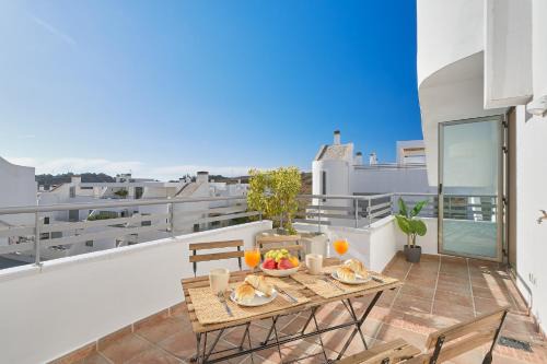 Mijas Apartamento | Vitania I Resort Penthouse with Jacuzzi