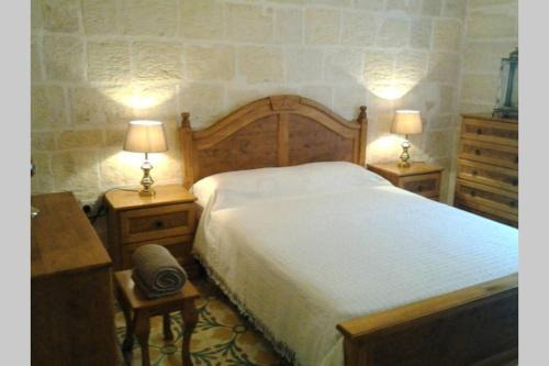 Birgu Apartamento | Vittoriosa holiday apartment rental with Ac
