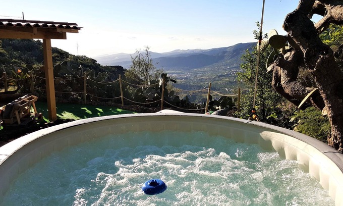 La Solana Cabaña | Viuter - Rural Cave House El Refugio de Miguel, Jacuzzi