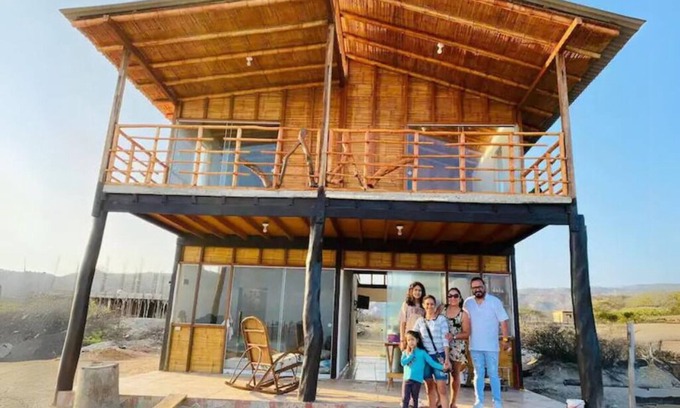Punta Sal Cabina | ¡Vive el Paraíso en Justo en la Gloria! ¡Goza esta Casa de Playa y Vista al Mar!