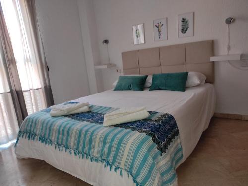 Huelva Apartamento | Vive Huelva ARAGON 4 HABITACIONES WIFI 300MB
