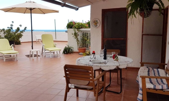 Agaete Apartamento | Vivelorural ático y terraza en El Risco de Agaete