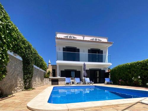Mosqueira Villa | Vivenda Silvestre Family House