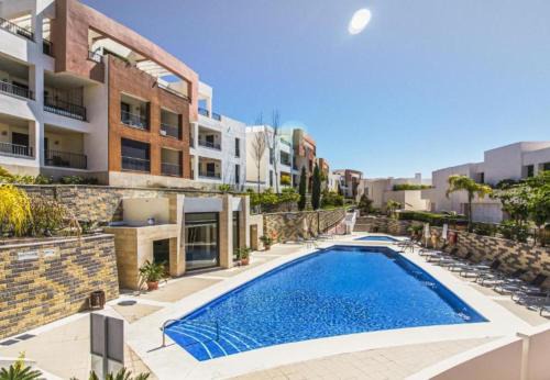 Marbella Apartamento | ViVi Homes - Elisa Pool, Gym & Sea View
