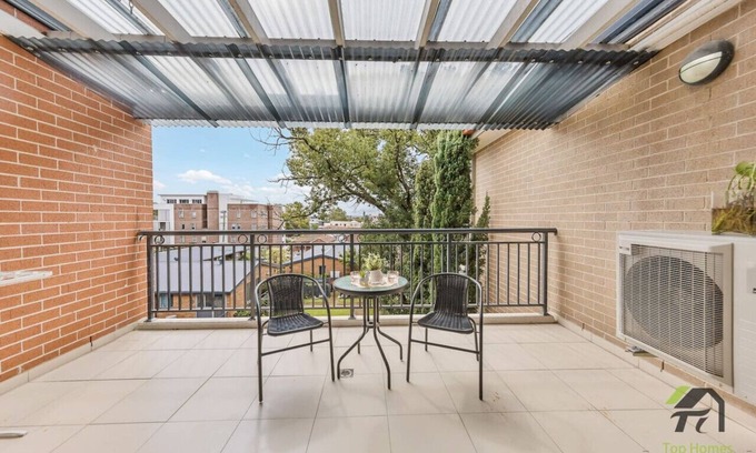 Guildford Apartamento | Vivid Condo in Guildford