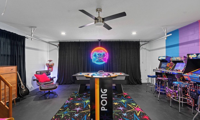Catalina Casa | Vivid Vintage Retreat 3800 sq ft w/ Garage Arcade