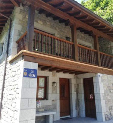 Peñamellera Baja Chalet De Esquí | Vivienda vacacional La Güera - Casas de los Picos