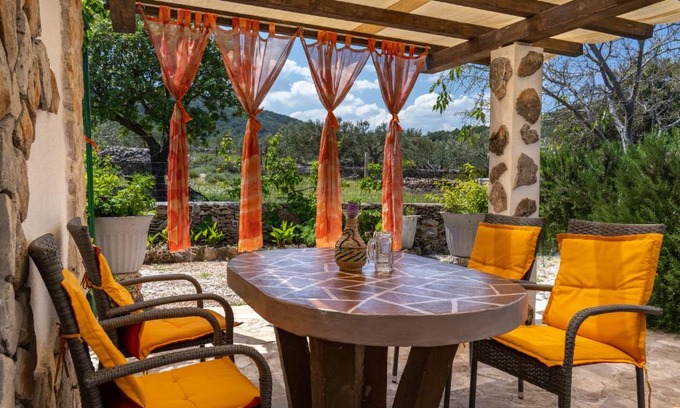 Novo Selo Casa | Vošćica Stone Cottage Island Brac