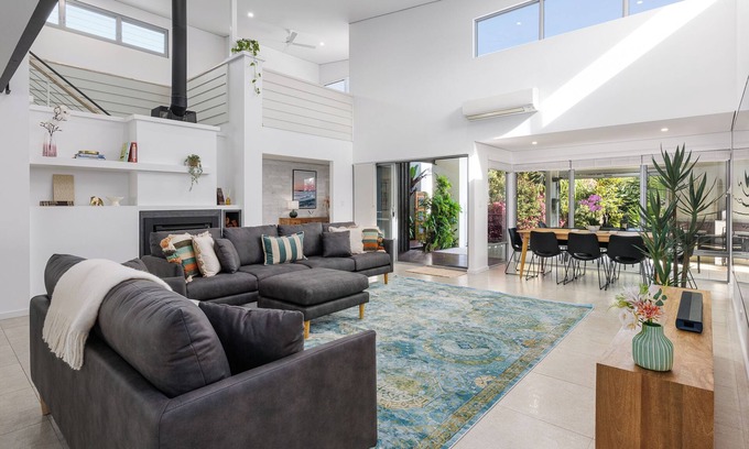 West Busselton Casa | Vogue Design — Footpath to the beach