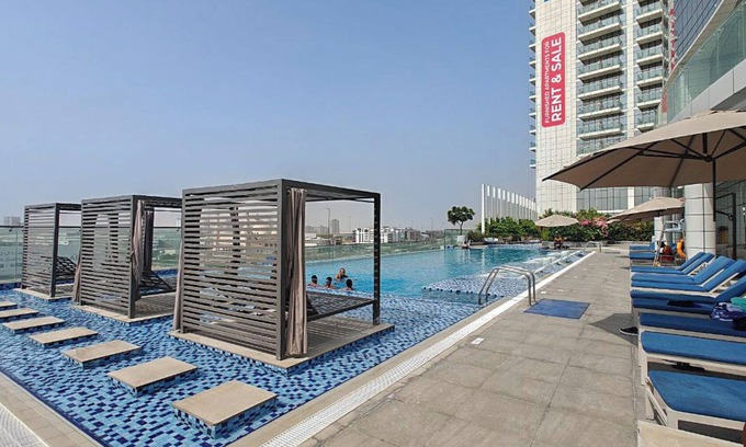 Jumeirah Village Triangle Apartamento | Vogue JVT Novotel Balcony Pool & Gym