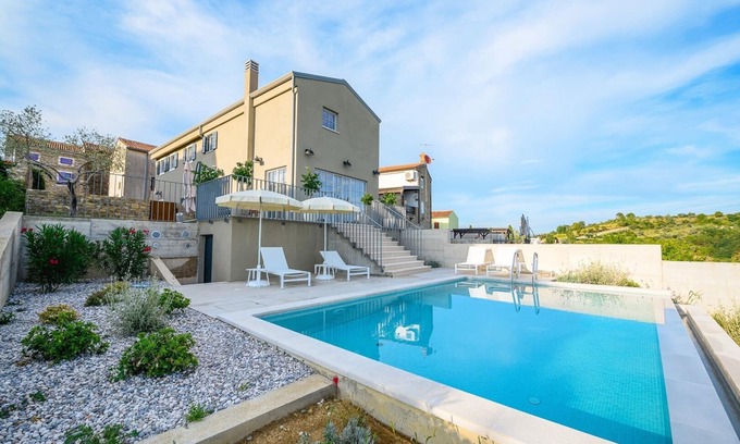 Momjan Casa | Volare e Cantare Villa with heated pool