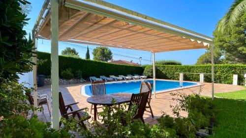 La Torre Vella Apartamento | VOLENDAM 18 Planta baja con piscina privada