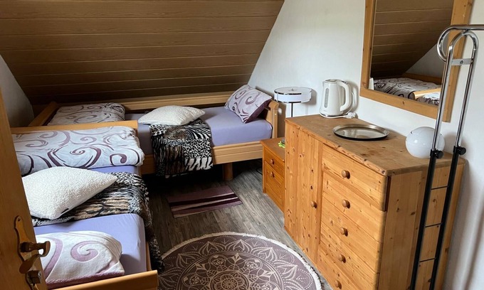 Volkach Apartamento | Volkach near highway A3 / room 2 beds / bathroom