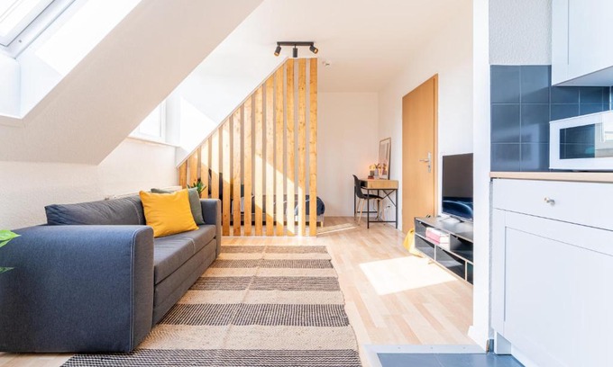 Cottbus Apartamento | Vollausgtesttattes modernes Studio,nahe BTU,Netflix,kostenloser TIEFGARAGENSTELLPlatz