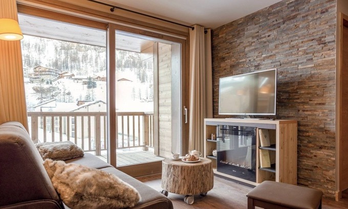Les Boisses Condominio | Vos Prochaines Vacances de Ski | Chambre Confortable avec une Cheminée + Parfait pour les Skieurs