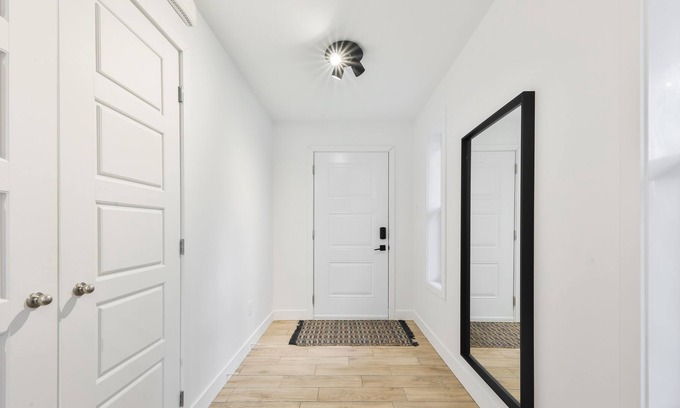 Sainte-Anne-des-Plaines Apartamento | Vrbo Property
