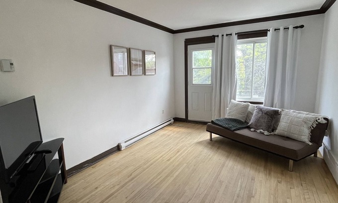 Cote-Saint-Paul Apartamento | Vrbo Property