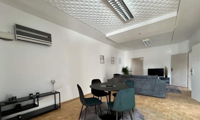 Hanau Apartamento | Vrbo Property