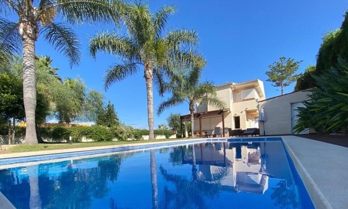 Almarda Chalet De Esquí | Chalet en la playa cerca de Valencia.