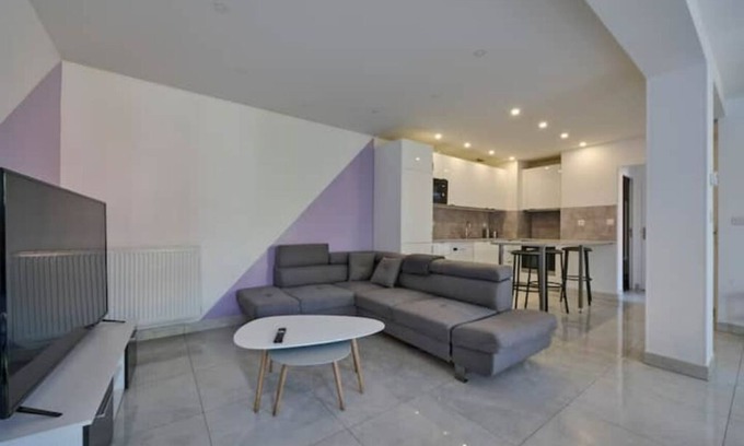 Arcueil Casa | Vrbo Property