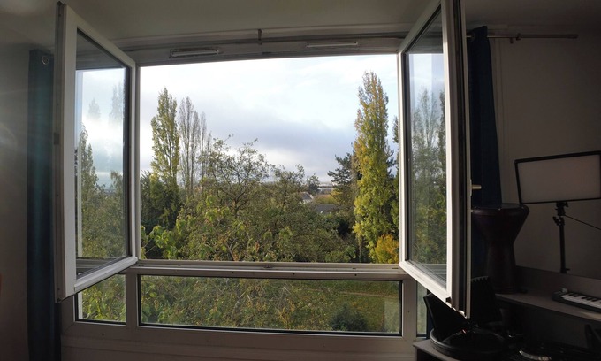Guyancourt Apartamento | Vrbo Property