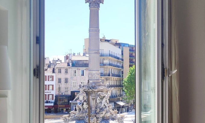6th Arrondissement Apartamento | Vrbo Property