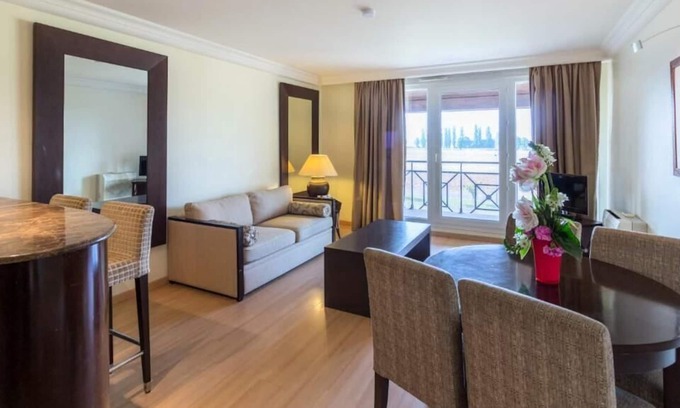 Veigy-Foncenex Apartamento | Vrbo Property