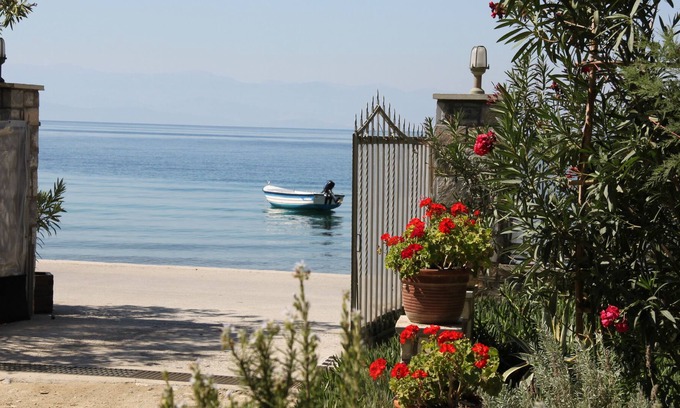Kala Nera Apartamento | Vrbo Property
