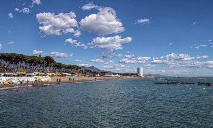 Cinquale Apartamento | Vrbo Property