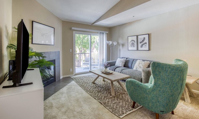 Foster City Apartamento | Lovely 2BR in Foster City, Parking + Pet-Friendly